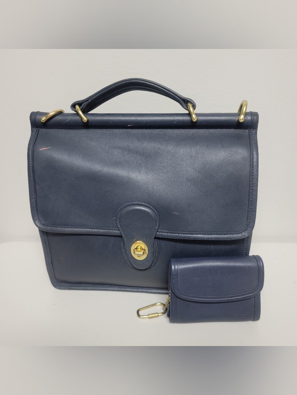 Coach Willis Vintage   9927 Classic  Leather  Crossbody with Matching Wallet.
